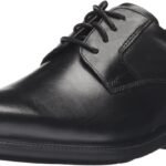 Men's Oxford shoes feature a sleek design and premium materials.
